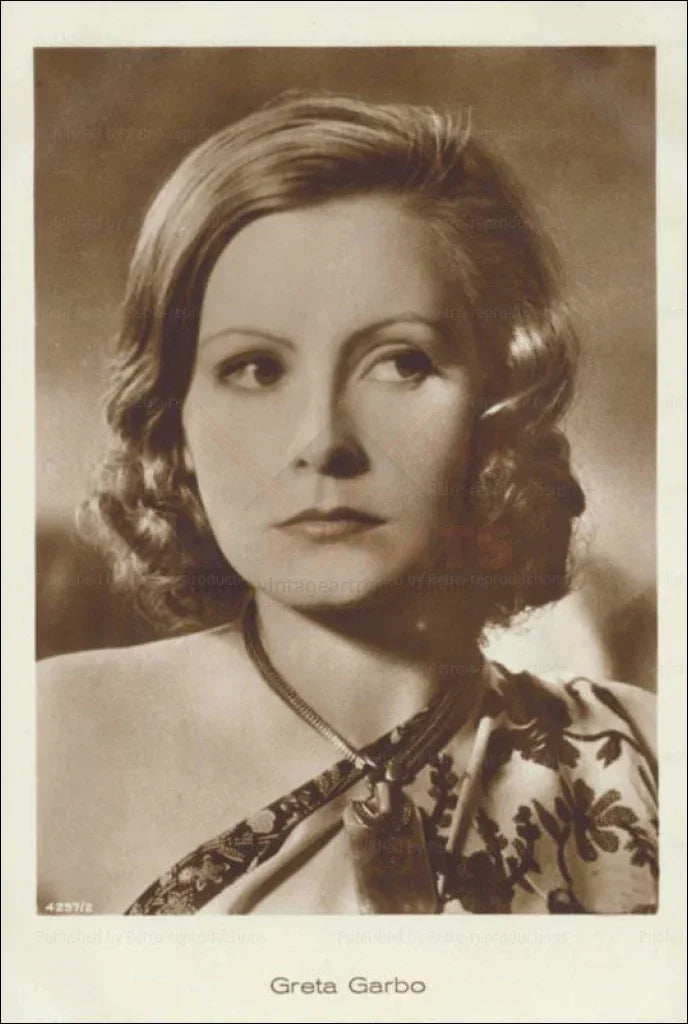 Greta Garbo portrait - VINTAGEARTREPRINTS.COM