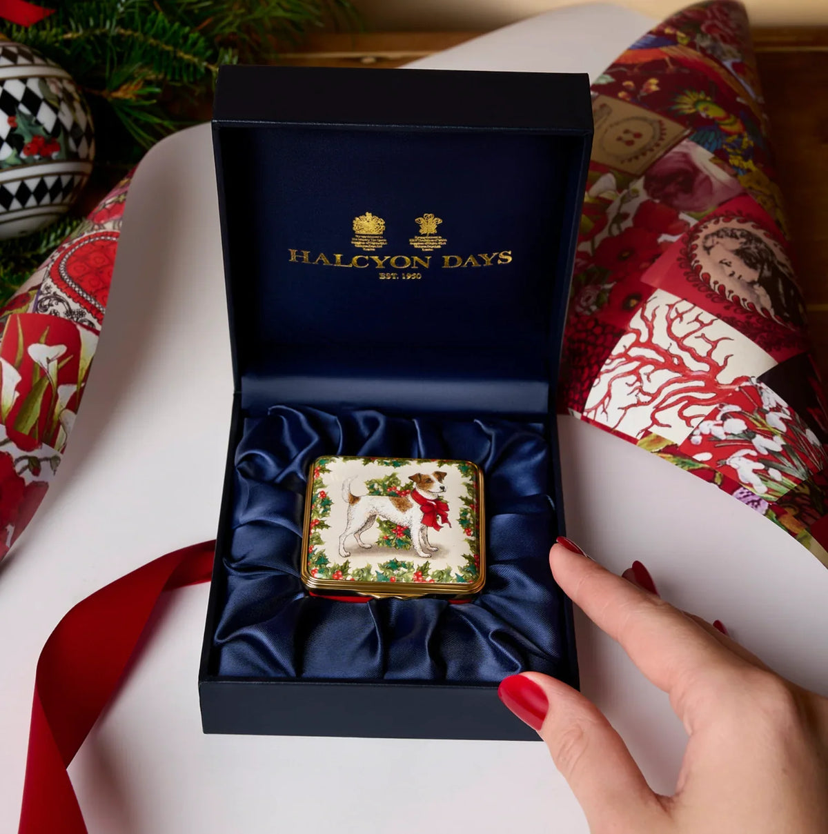 Halcyon Days Waiting For Christmas Enamel Box