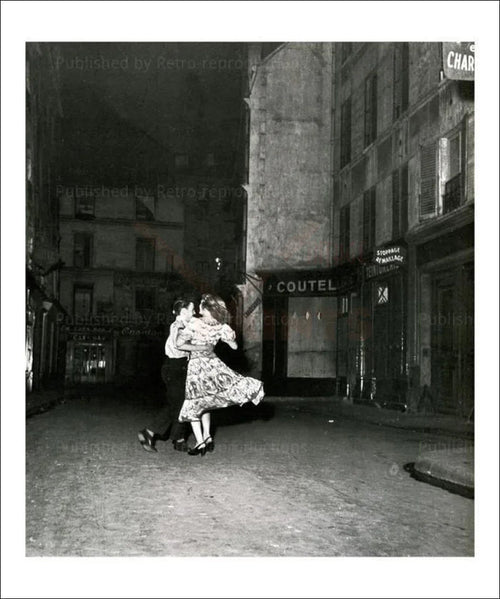 Couple dancing in Paris street 1940's - VINTAGEARTREPRINTS.COM
