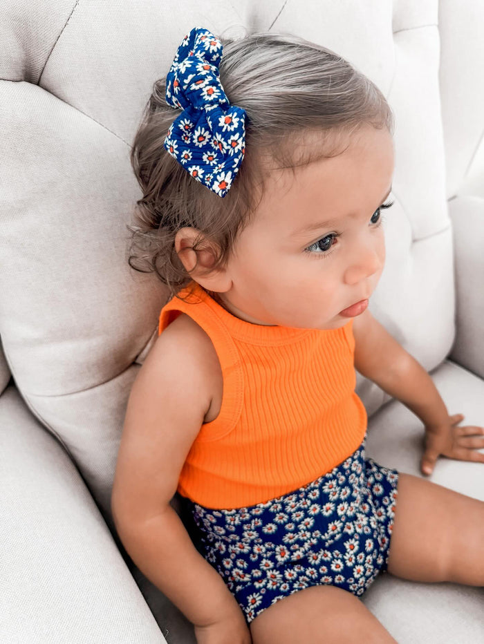 Dainty Daisies on Navy Ribbed Hair Clip
