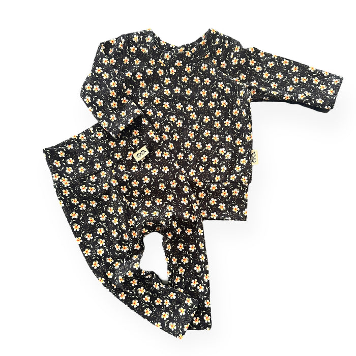 Dainty Floral Black Ribbed Lounge Set