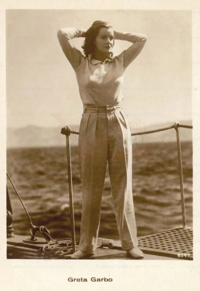 Greta Garbo posing - VINTAGEARTREPRINTS.COM
