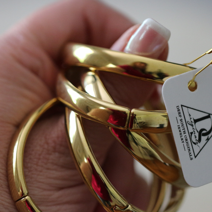 Heirloom Bangle 18K Gold Bracelet