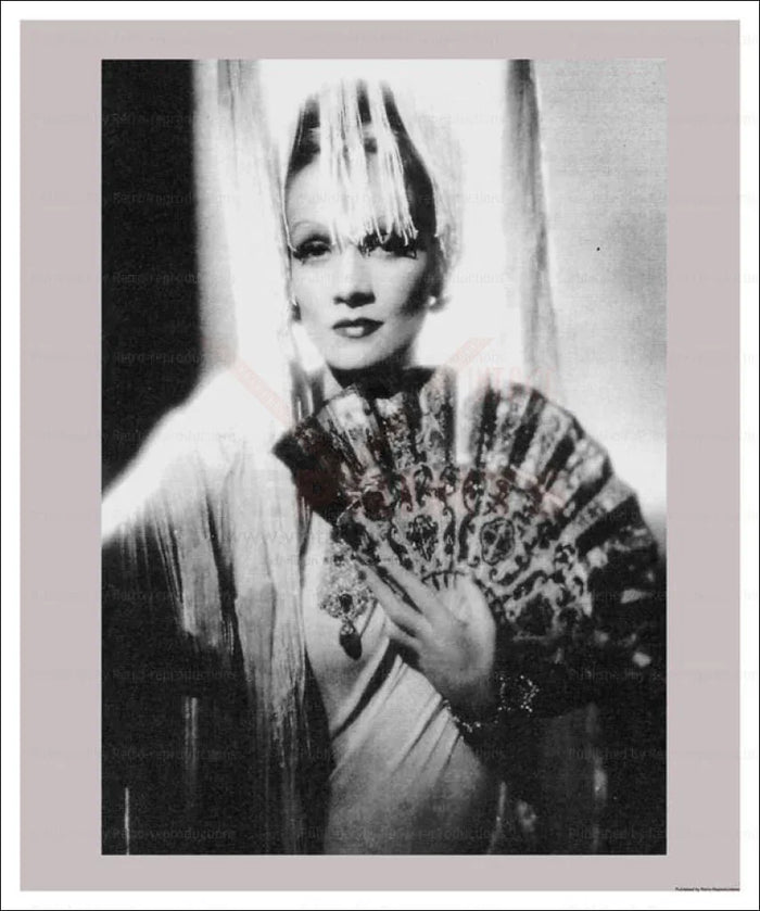 Marlene Dietrich - VINTAGEARTREPRINTS.COM