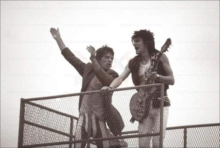 Mick Jagger, Keith Richard Paris Concert 1991 - VINTAGEARTREPRINTS.COM