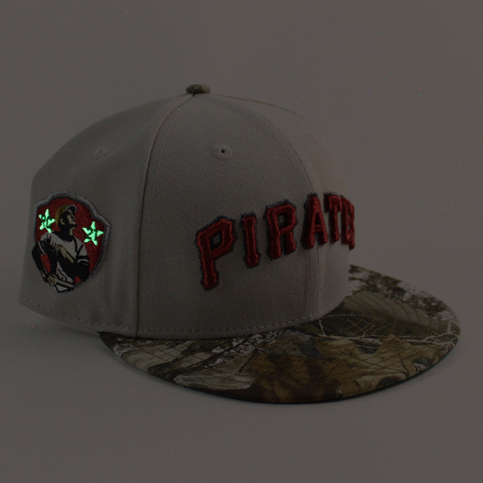 Pittsburgh Pirates ROBERTO CLEMENTE 21 Patch New Era 59Fifty Fitted Hat (Stone RealTree Green Under Brim)