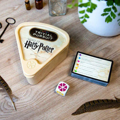 TRIVIAL PURSUIT®: World of HARRY POTTER™ Edition